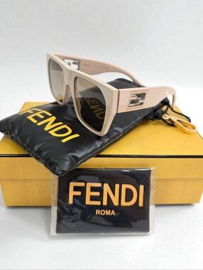 Fendi Baguette FE40124I Oversized Square Sunglasses Beige Mauve FF Logo Glasses